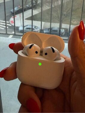 Apple Airpods 4 With Active Noise Canceling (Original-Like new)
